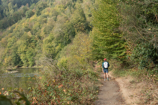 Een kort deel van de route loopt langs de rivier. Hier kunnen je benen nog even uitrusten.