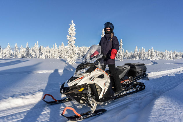 Best wel een indrukwekkende machine, zo`n sneeuwscooter