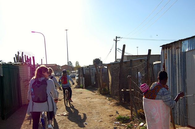 De gids neemt je mee door de straten van SoWeTo