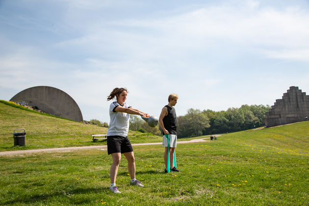 <em>Naast eten kun je ook georganiseerd sporten op de Spaarne Glamping<\/em>