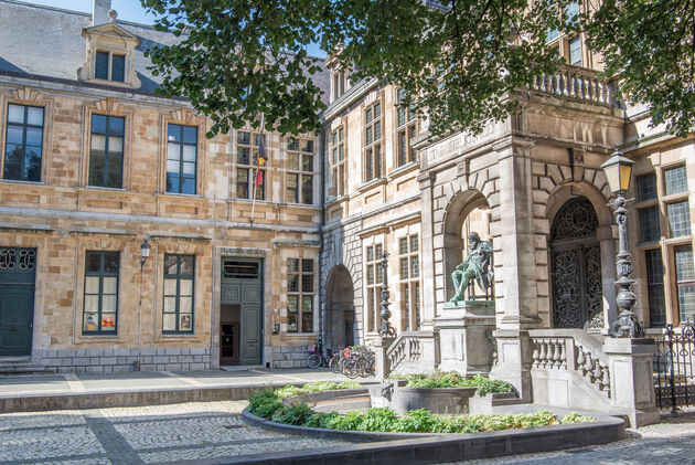 Het Hendrik Conscienceplein is een van de mooiste pleinen van Antwerpen