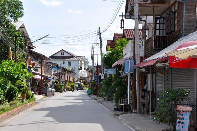 Chai Kong is de hoofdstraat van Chiang Khan