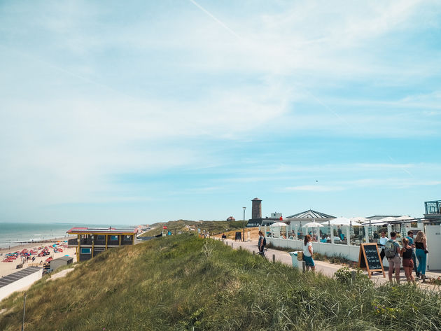 Domburg is niet alleen het mooiste stadje van Zeeland, het strand mag er zeker ook zijn!