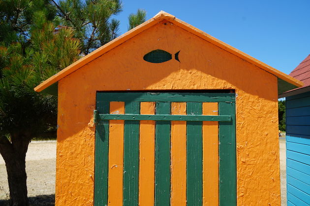 Dit strandhuisje op Boirie Beach verdient het eigenlijk om op de eerste rij te staan