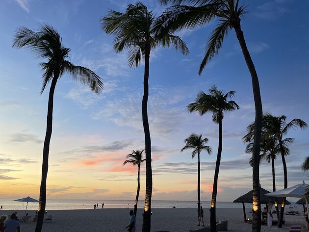 <em>Bijna elke avond is het raak op Aruba: geweldige zonsondergangen<\/em>