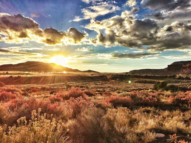 Zonsondergang over het schitterende landschap van Utah in Teasdale.