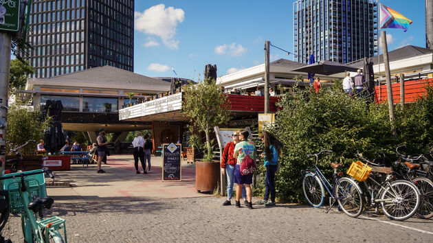 <i>Bij Tolhuistuin hangt een gezellige, relaxte sfeer</i>