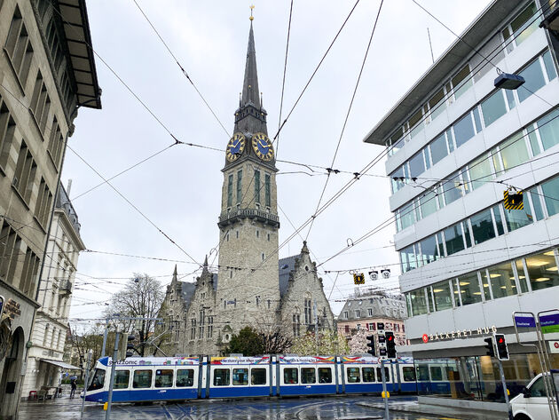 Overal vind je trams, dat is kenmerkend voor het straatbeeld