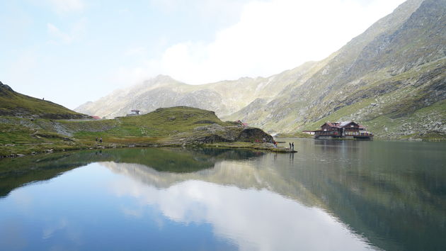 Het hooggelegen Baleameer (B\u00e2lea Lac) in de namiddag