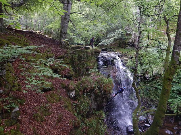 Abseilen langs een waterval, Marloes did it!