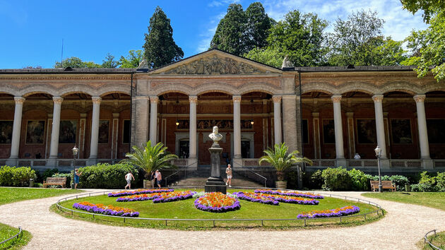 Baden Baden de bijzondere Trinkhalle uit 1842