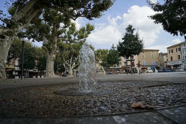 Vaison_la_Romaine_place_montfort_1