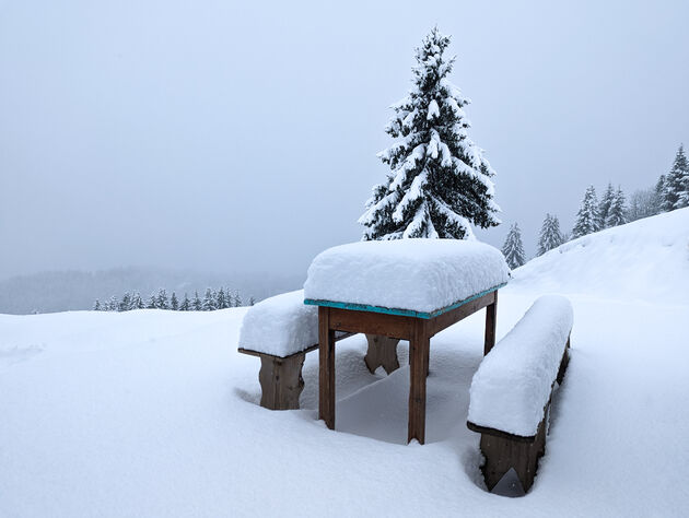 <em>Buiten zitten is helaas geen optie, er staat sneeuw op het menu<\/em>