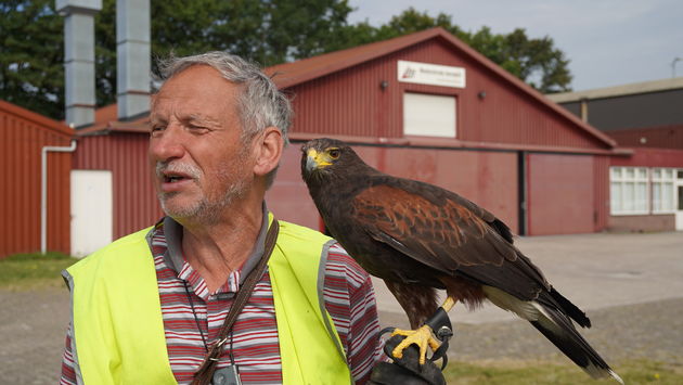 Wim Jongmans zorgt voor de veiligheid van iedereen op de luchthaven