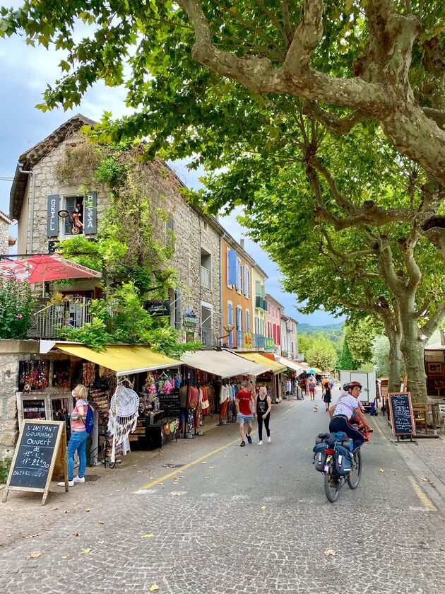 Begin aan deze mini-roadtrip in het dorpje Vallon Pont d`Arc