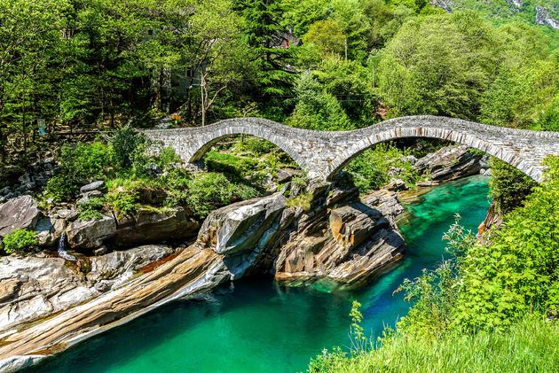 Alta Verzasca \u00a9 pure-life-pictures - Adobe Stock