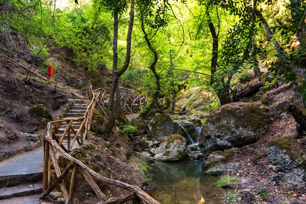 Wandelen door de vlindervallei is uniek\n\u00a9 lubos K - Adobe Stock