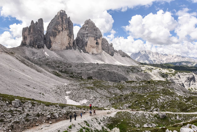 Het wandelpad rondom de Drei Zinnen - Tre Cime is relatief vlak en goed te bewandelen