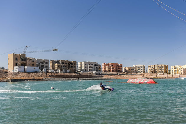 Super tof: (leren) waterski\u00ebn in Slider`s Cable Park