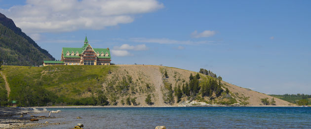 Waterton Lakes in Alberta \u00a9 Little Tomato Studio \/ Fotolia.com.