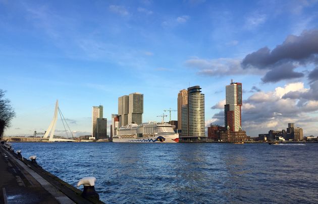 Langs de Maas: de Erasmusbrug en Kop van Zuid