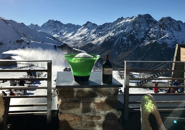 Lunchen doe je hier in stijl, m\u00e9t lekkere wijn