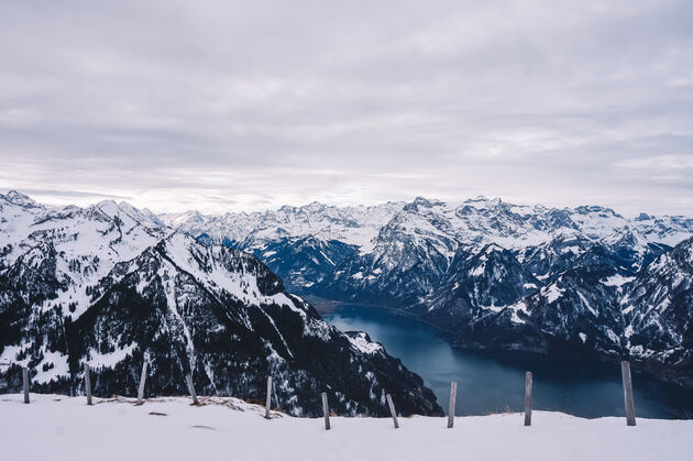 Op wintersport naar het mooie Vierwoudstrekenmeer: wij geven tips.