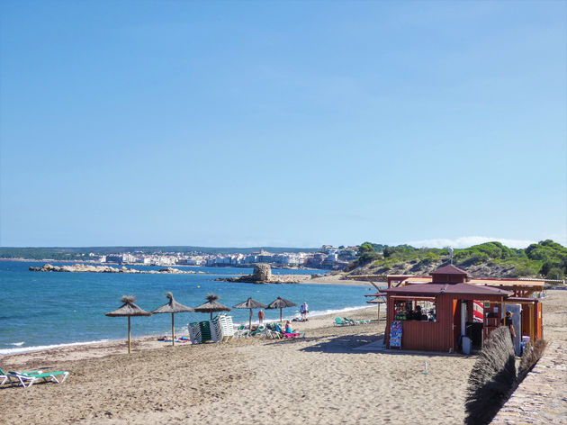 Een van de weinige echte zandstranden aan de Costa Brava